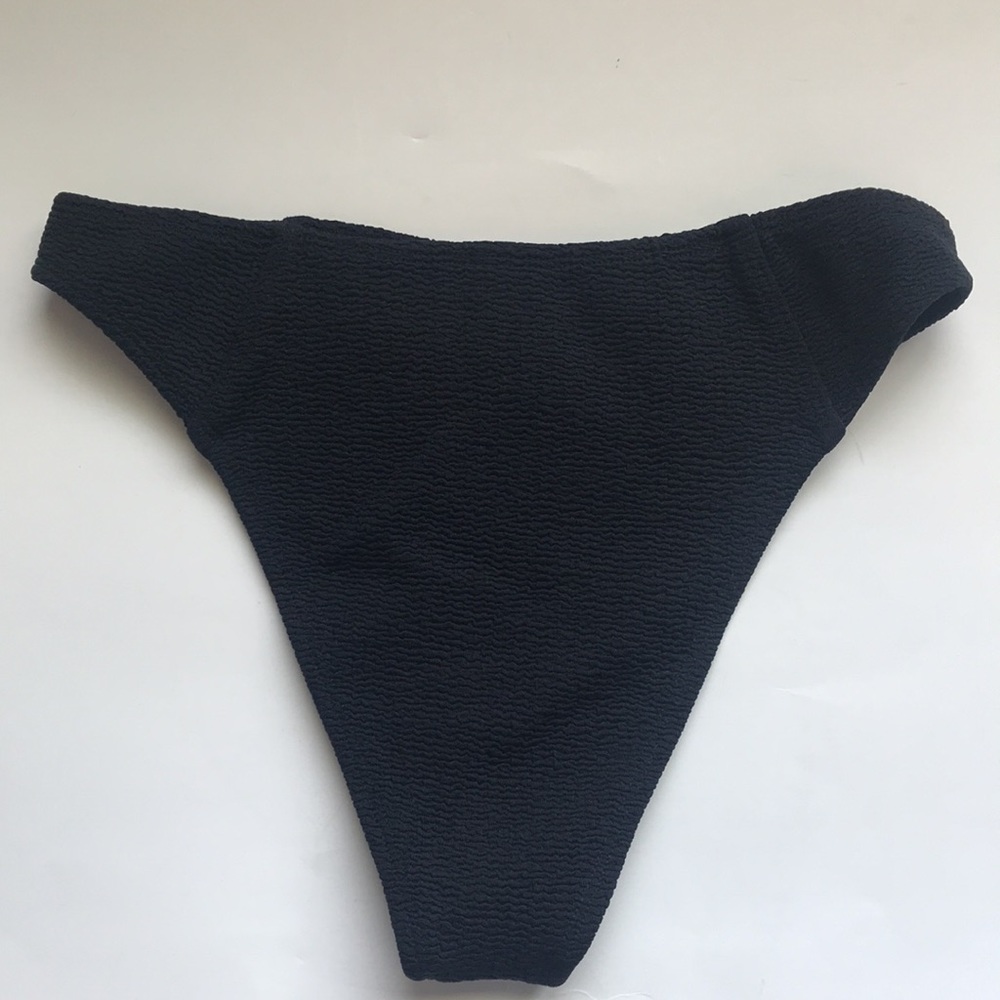 Cheeky bikini bottom - Picture 3 of 4